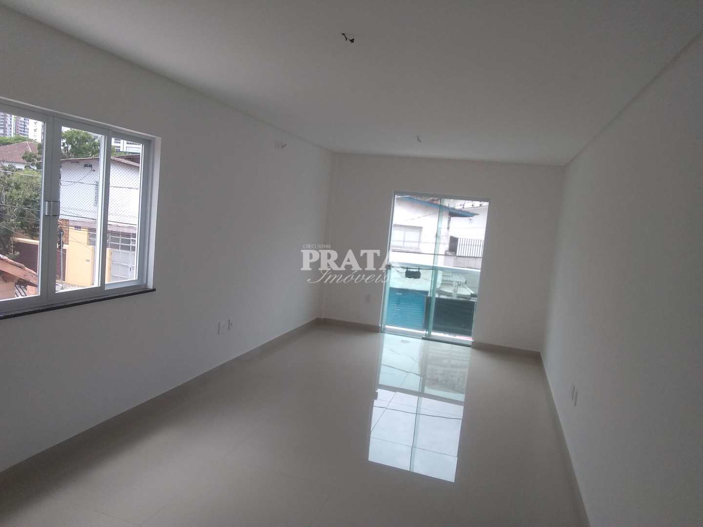 Casa à venda com 3 quartos, 110m² - Foto 1