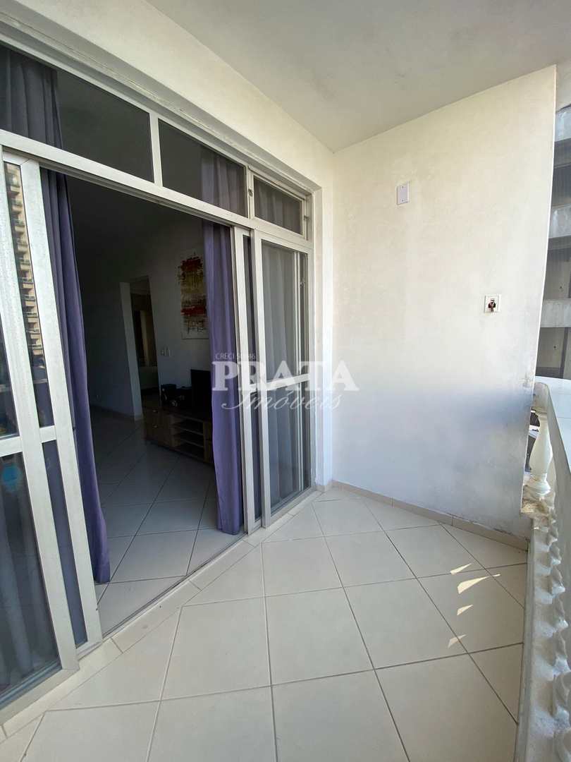 Apartamento à venda com 2 quartos, 70m² - Foto 3