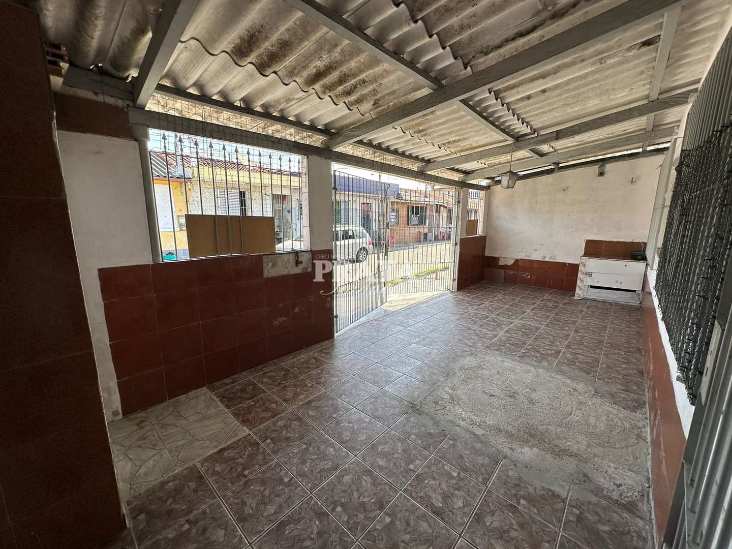 Casa à venda com 1 quarto, 120m² - Foto 2