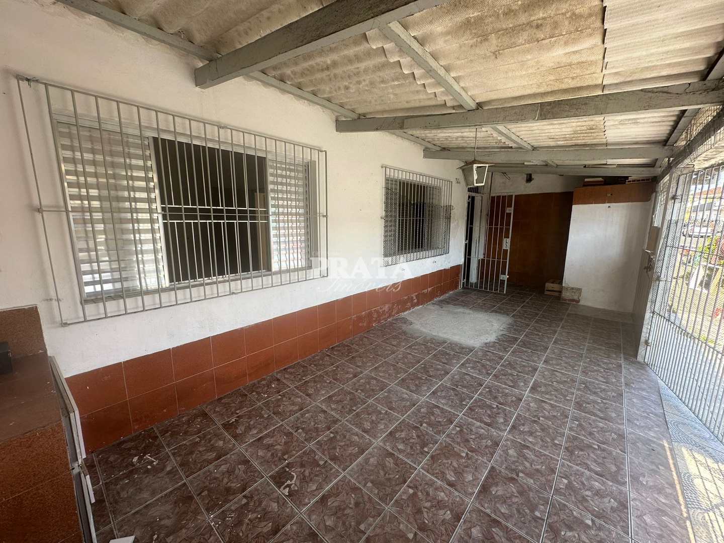 Casa à venda com 1 quarto, 120m² - Foto 1