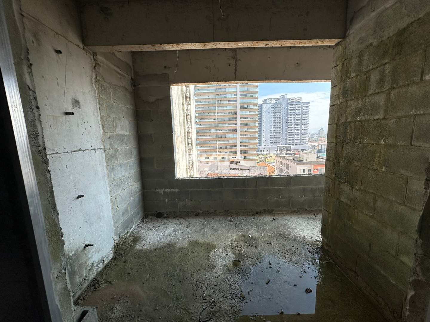 Apartamento à venda com 2 quartos, 79m² - Foto 3