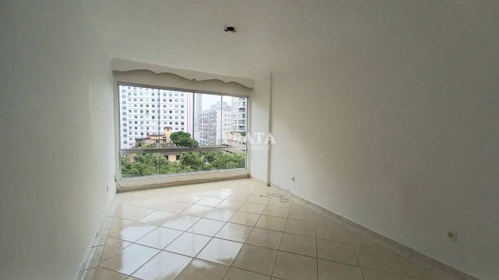 Apartamento à venda com 2 quartos, 75m² - Foto 1