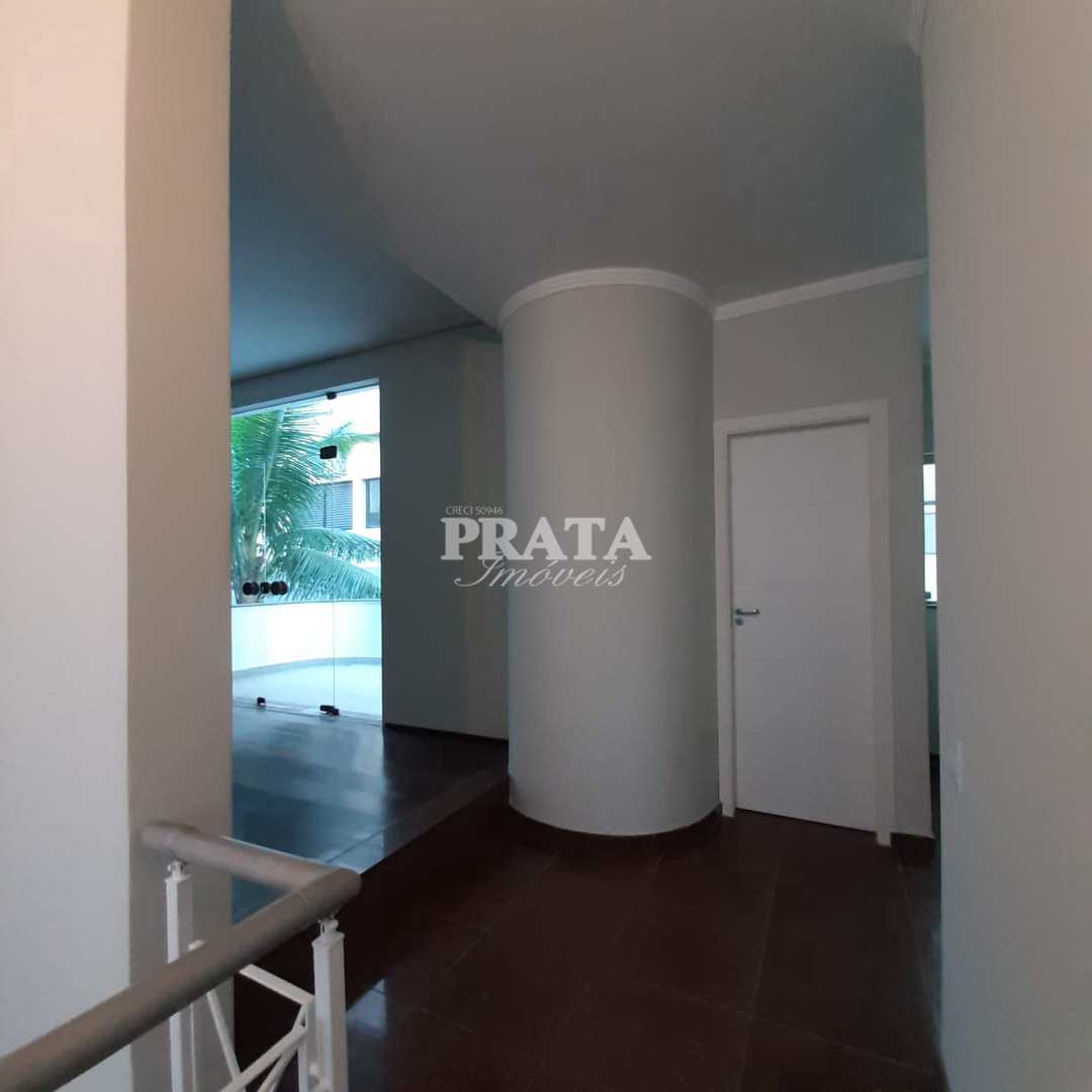 Casa à venda com 3 quartos, 200m² - Foto 11