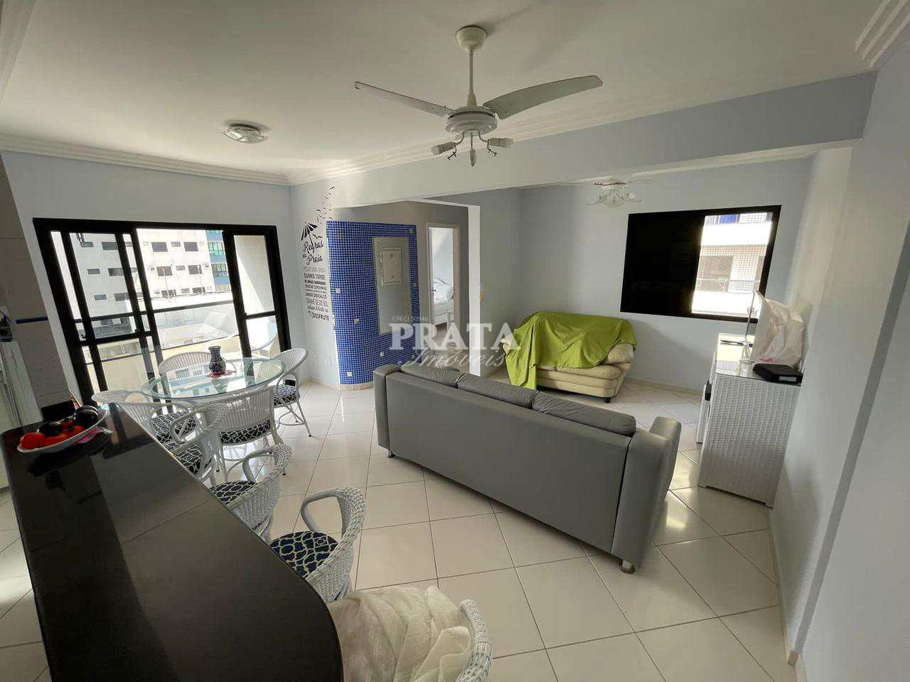 Apartamento à venda com 2 quartos, 70m² - Foto 1