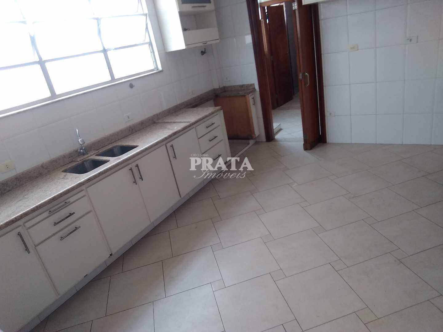 Apartamento para alugar com 3 quartos, 200m² - Foto 10