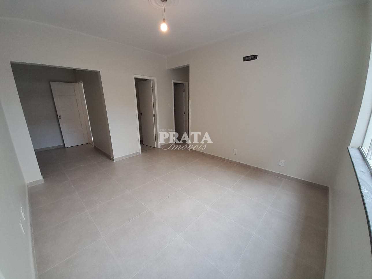 Apartamento à venda com 2 quartos, 75m² - Foto 2