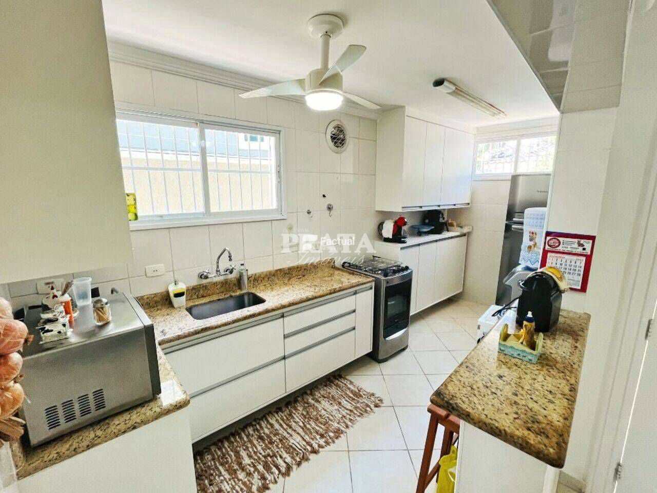 Sobrado à venda com 6 quartos, 300m² - Foto 32