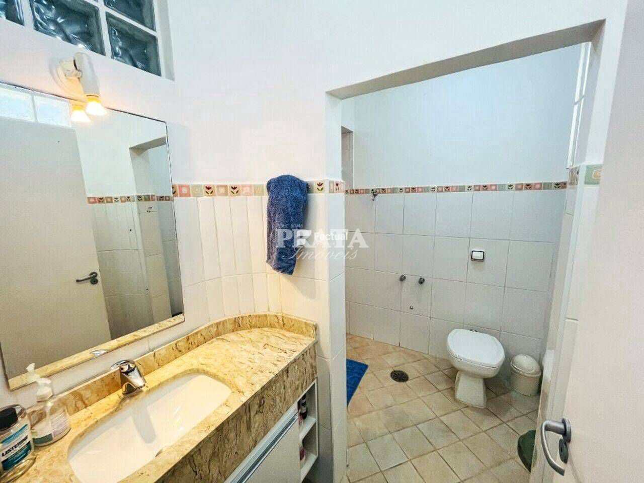 Sobrado à venda com 6 quartos, 300m² - Foto 36