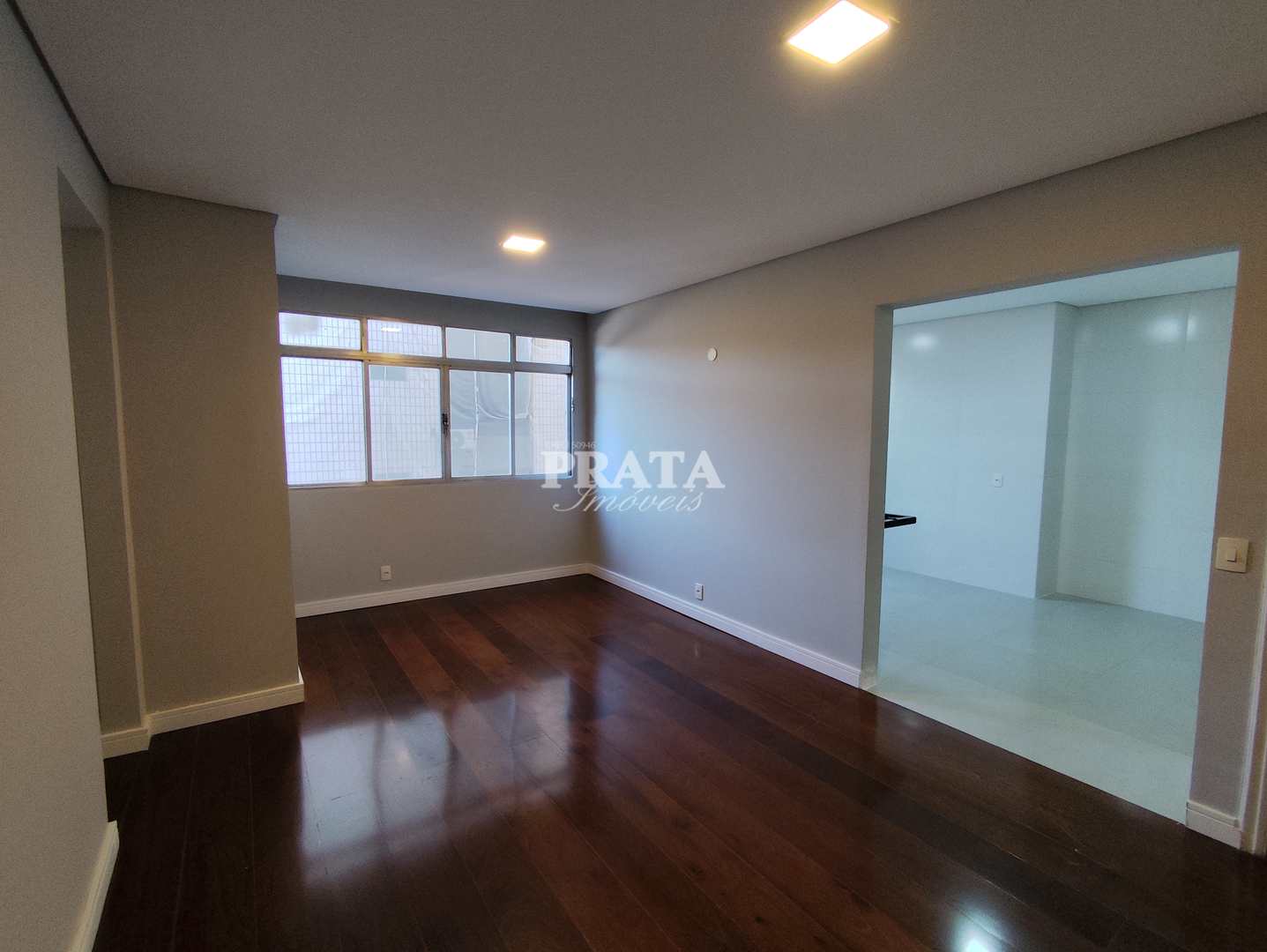 Apartamento à venda com 2 quartos, 90m² - Foto 1