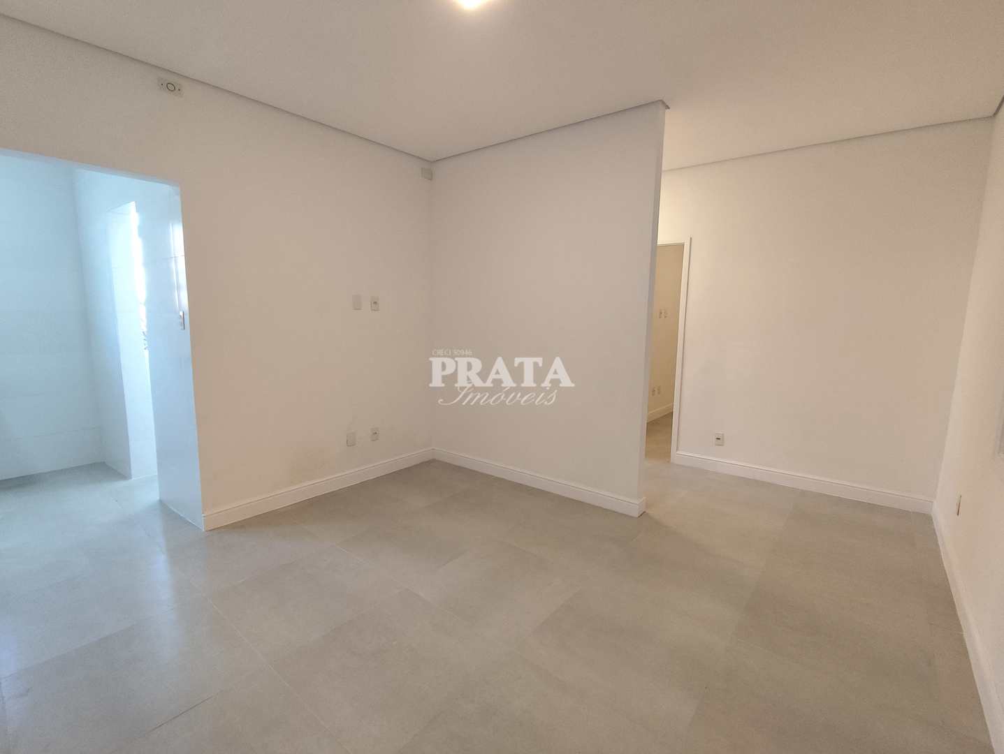 Apartamento à venda com 2 quartos, 62m² - Foto 2