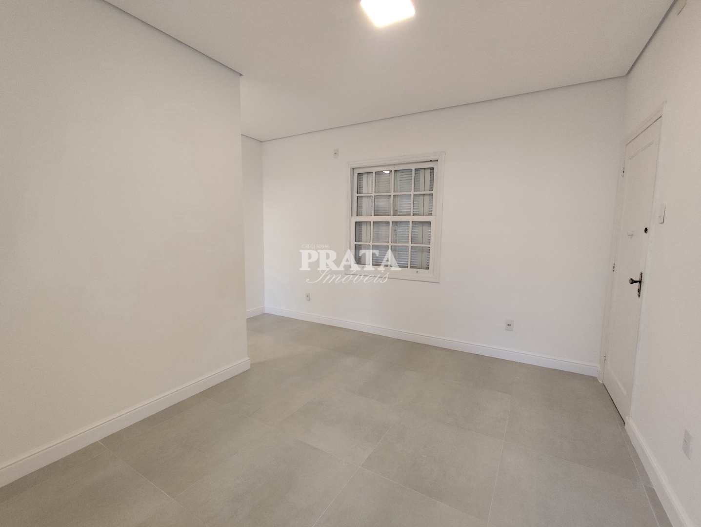 Apartamento à venda com 2 quartos, 62m² - Foto 3