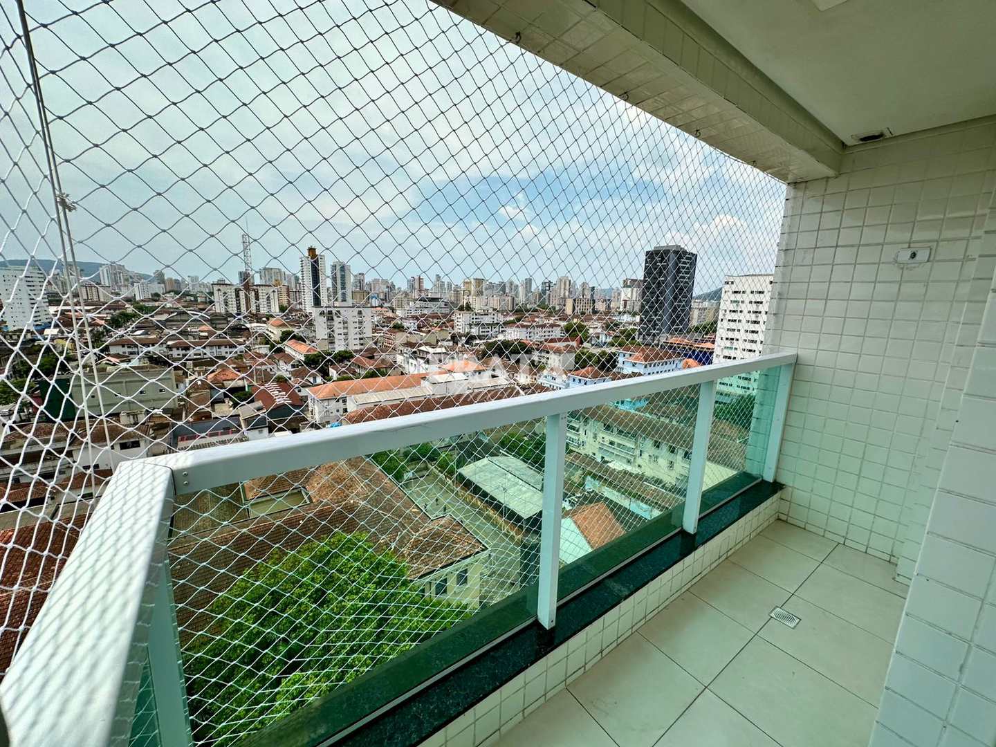 Apartamento à venda com 2 quartos, 72m² - Foto 2