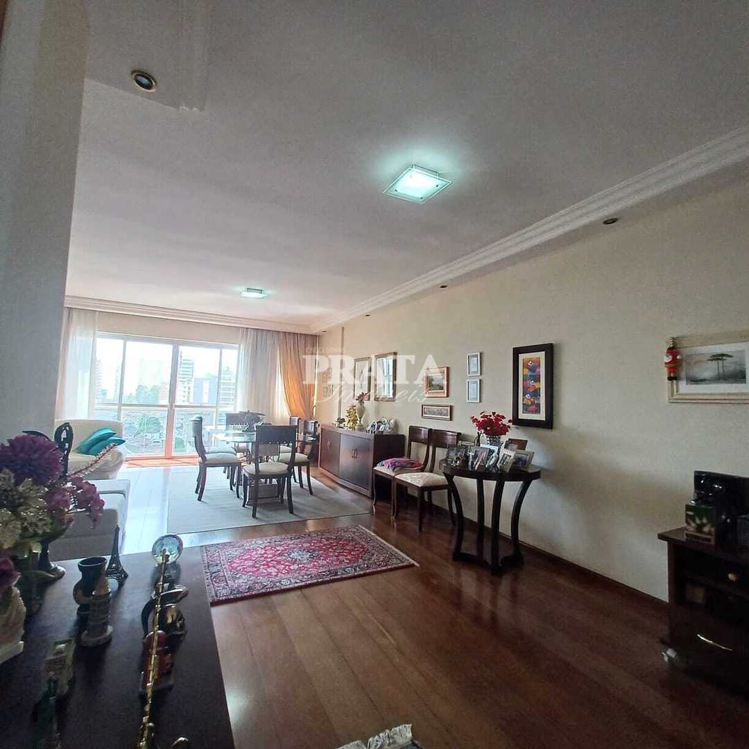 Apartamento à venda com 4 quartos, 200m² - Foto 2