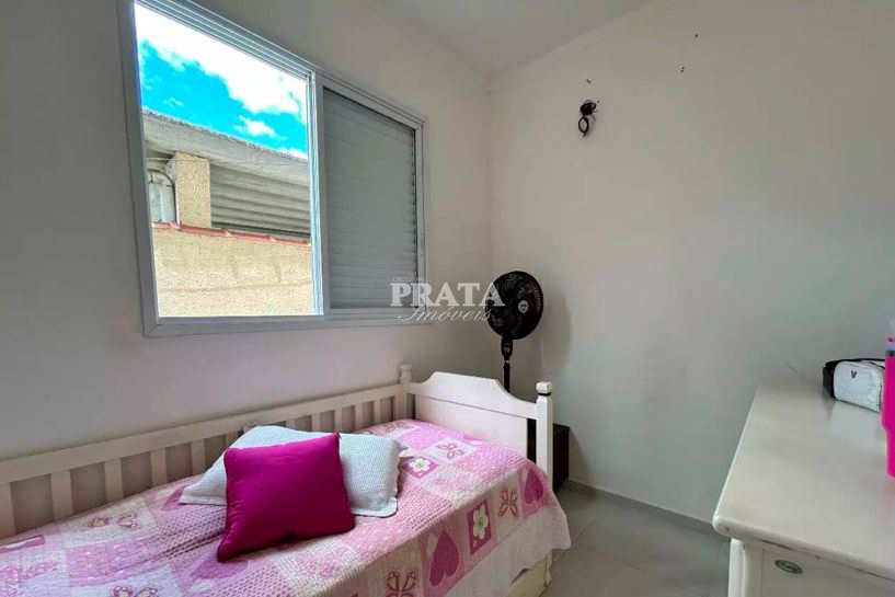 Casa à venda com 2 quartos, 70m² - Foto 4