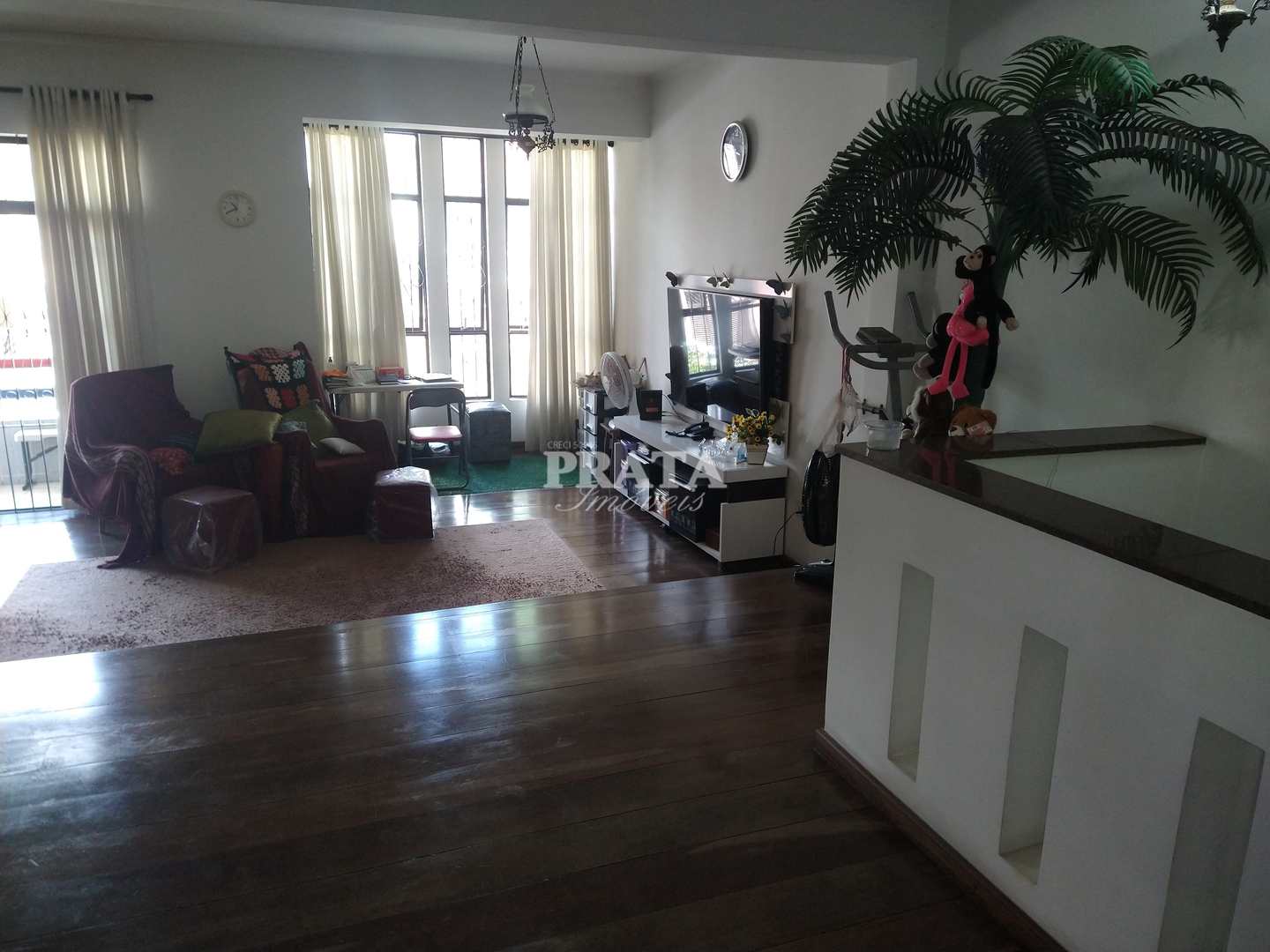 Casa à venda com 3 quartos, 183m² - Foto 1