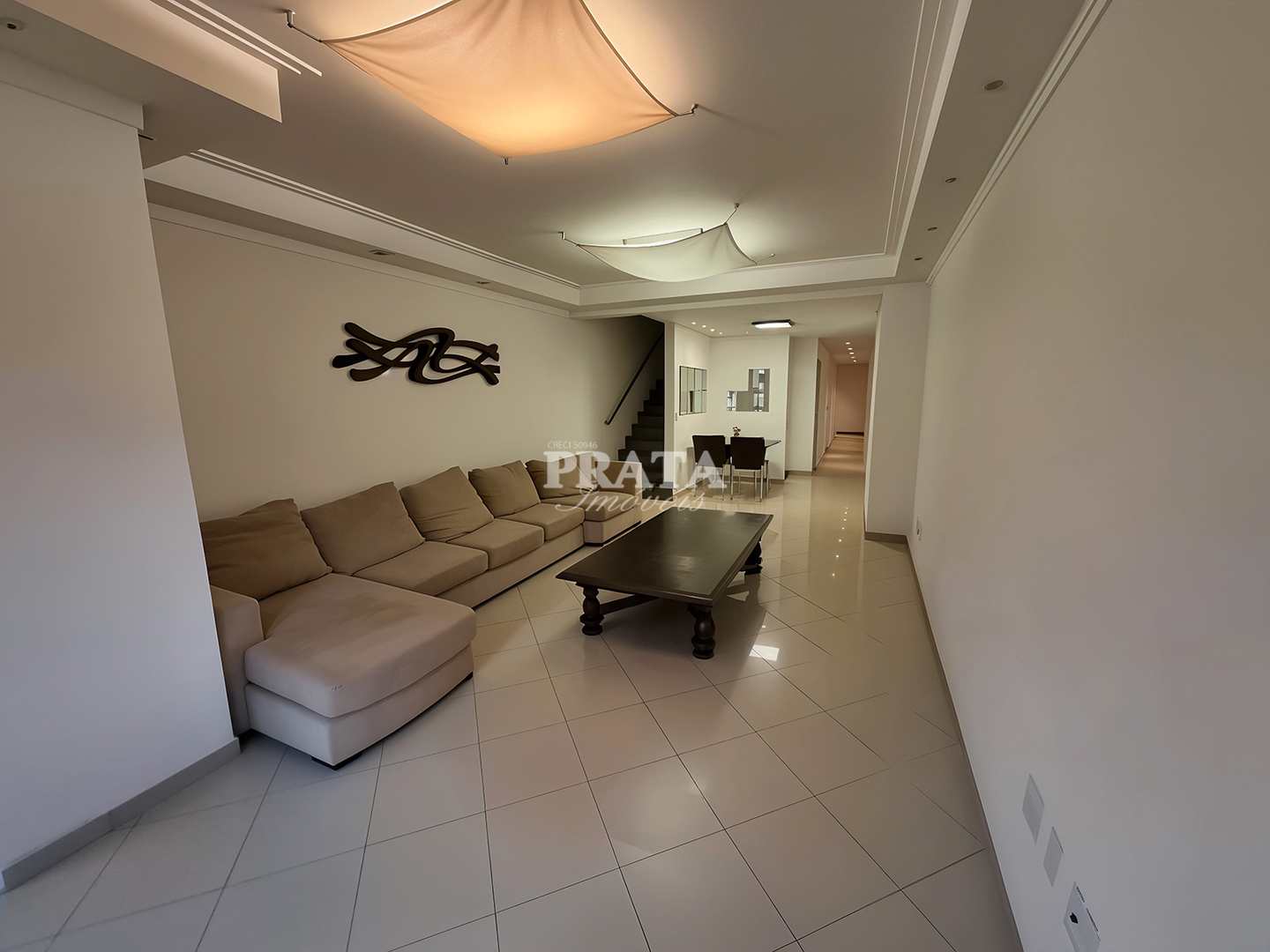 Casa à venda com 4 quartos, 185m² - Foto 1