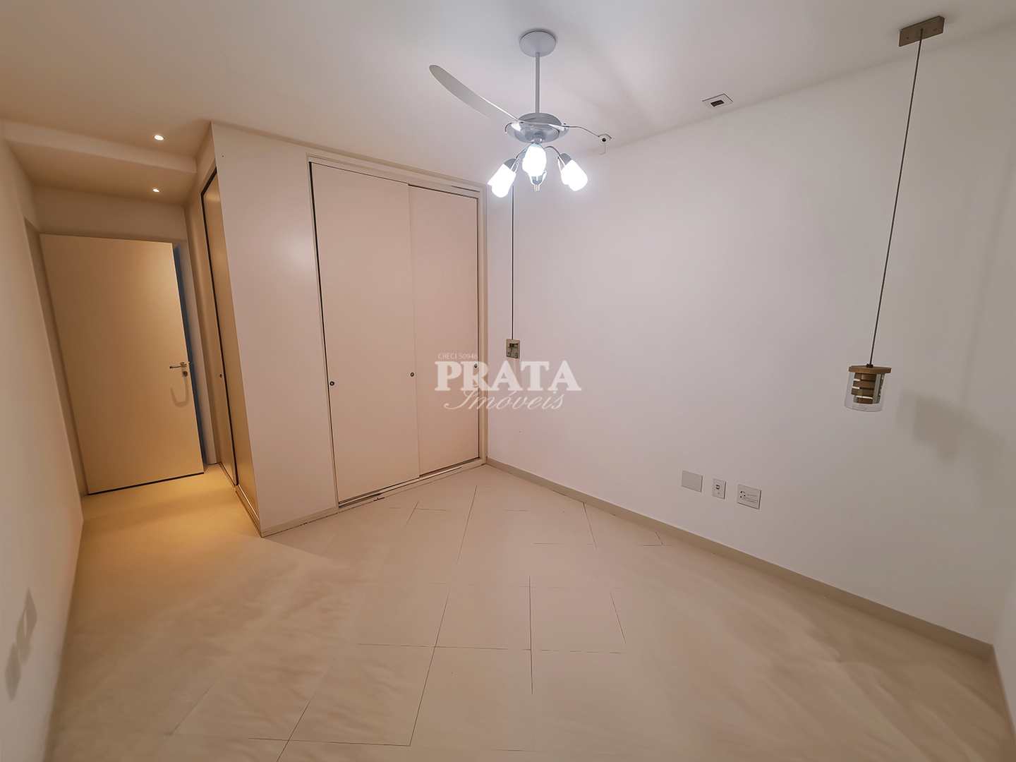 Casa à venda com 4 quartos, 185m² - Foto 4