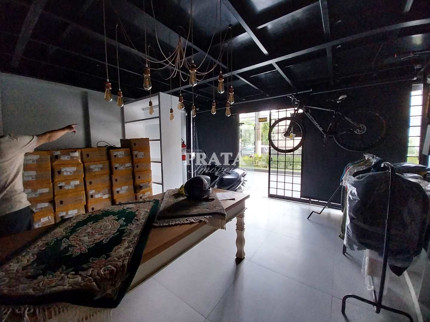 CENTRO SANTOS LOJA COMERCIAL SALÃO AMPLO E SALA