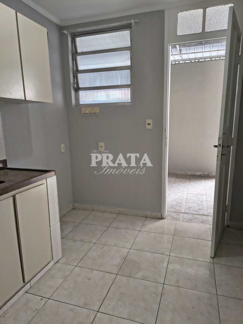 Casa para alugar com 2 quartos, 75m² - Foto 12