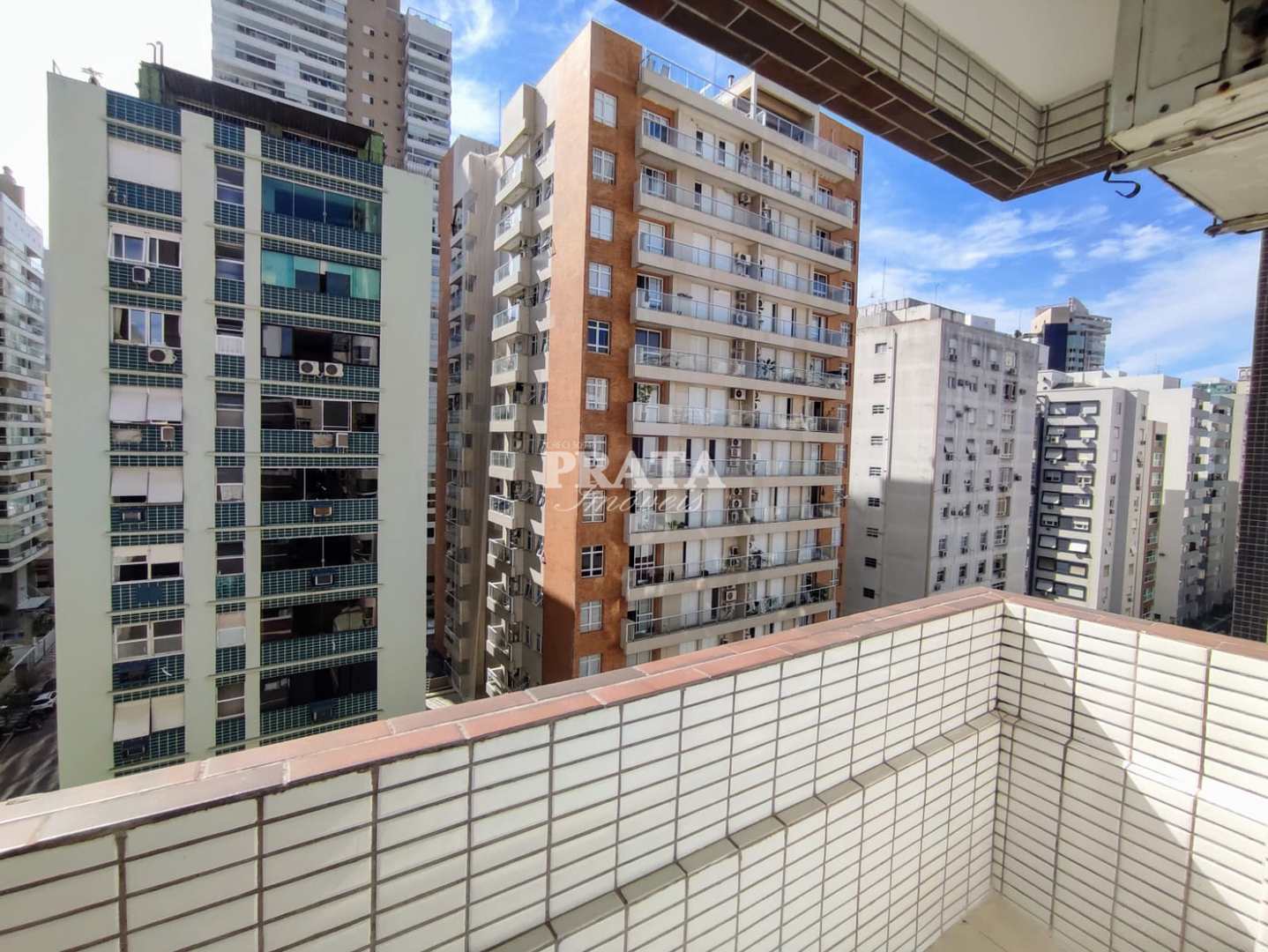 GONZAGA SANTOS SALA LIVING COM 1 VAGA GARAGEM PRÓXIMO À PRAIA