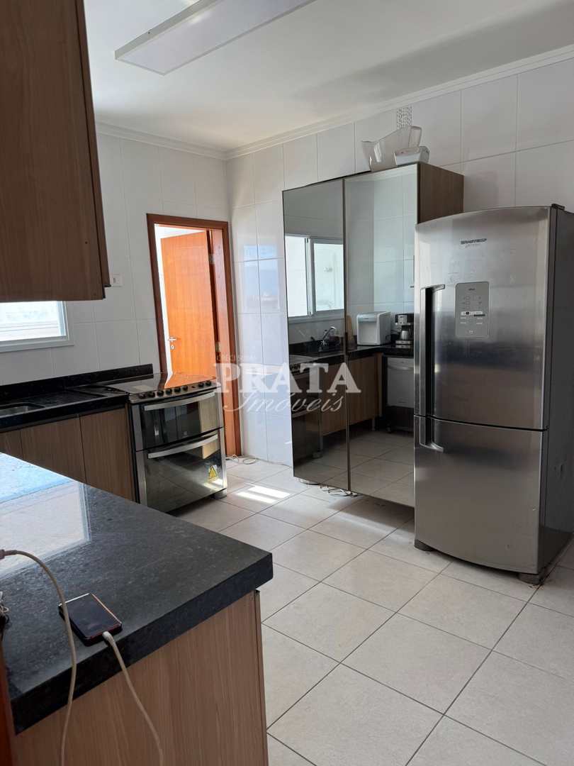 Apartamento para alugar com 3 quartos, 143m² - Foto 14