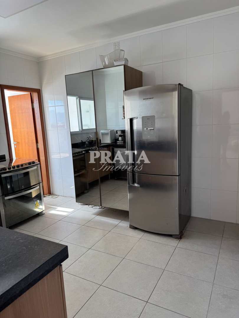Apartamento para alugar com 3 quartos, 143m² - Foto 17