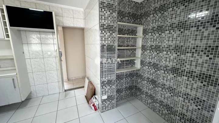 Apartamento para alugar com 2 quartos, 75m² - Foto 12