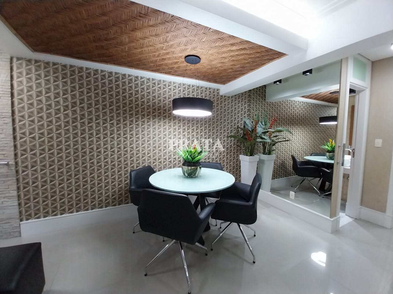 Apartamento à venda com 2 quartos, 80m² - Foto 4