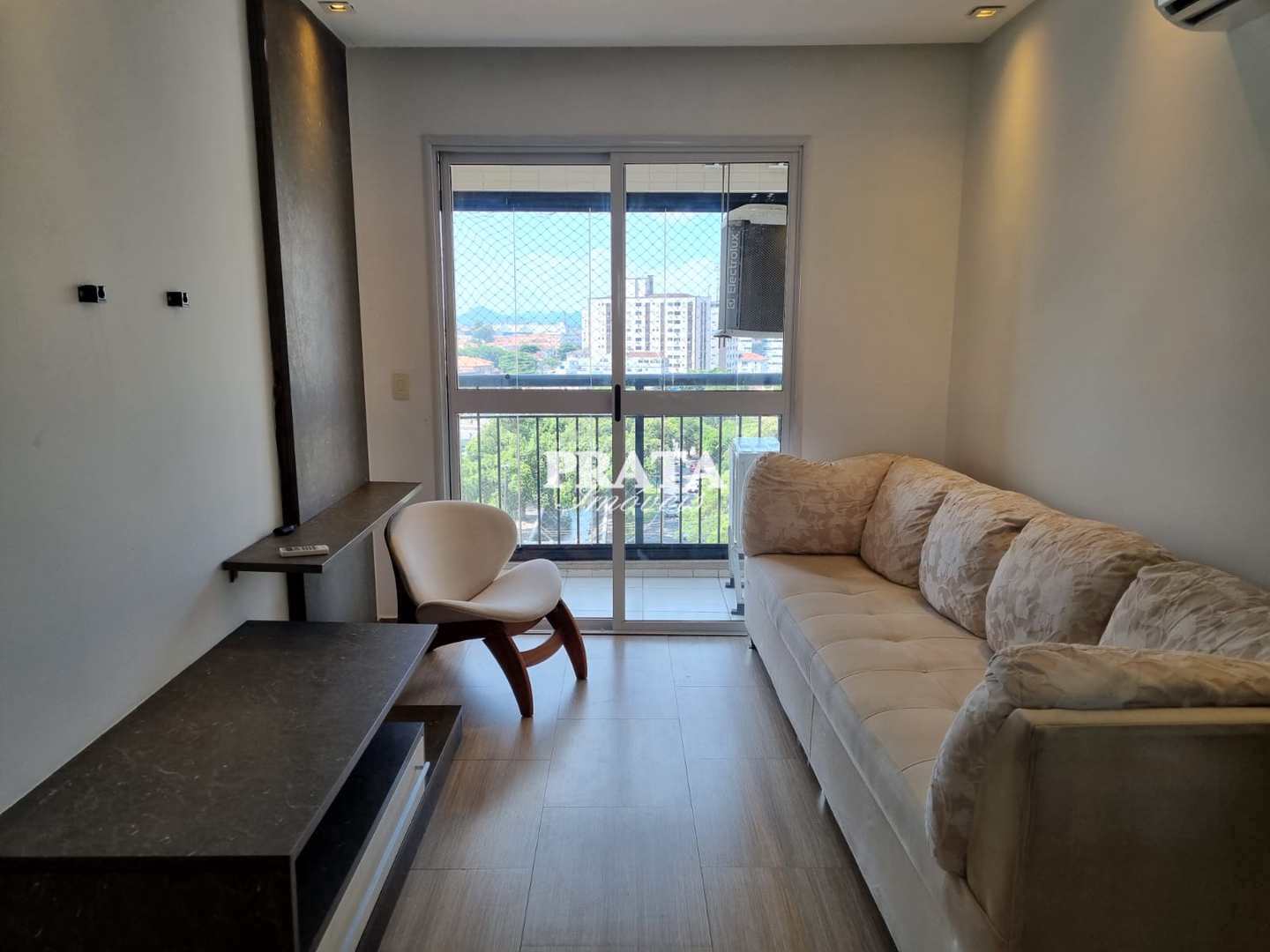 Apartamento à venda com 2 quartos, 62m² - Foto 2