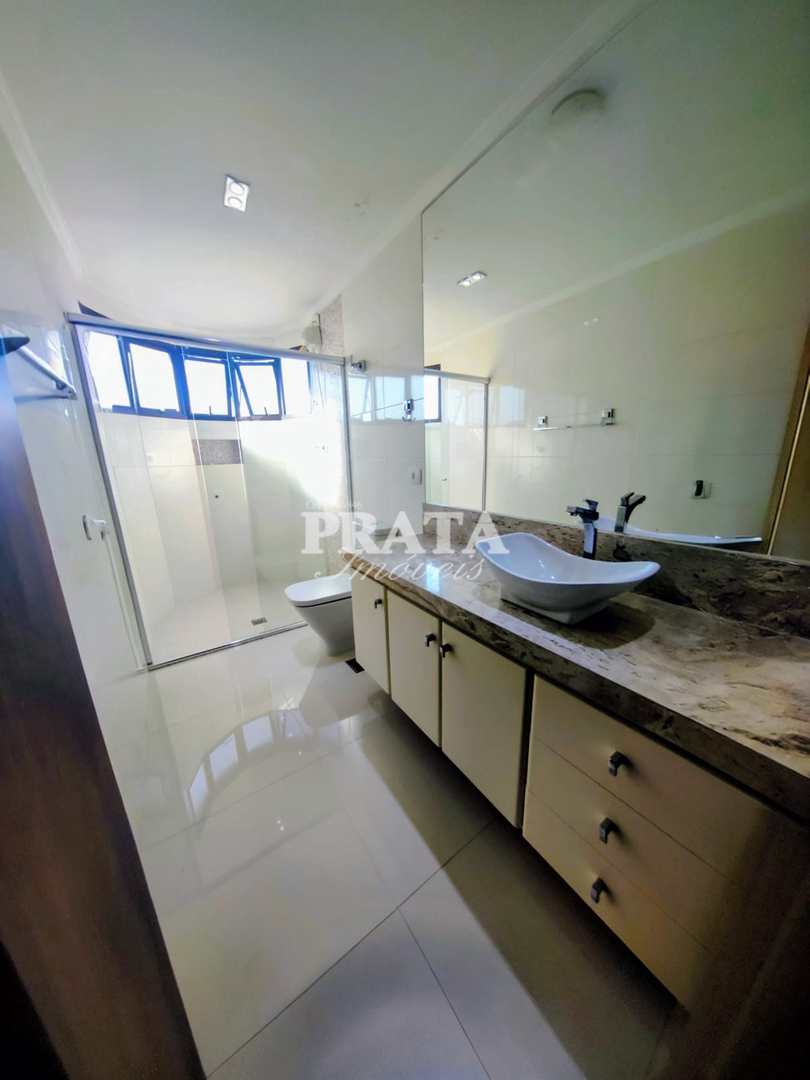 Apartamento para alugar com 3 quartos, 170m² - Foto 21