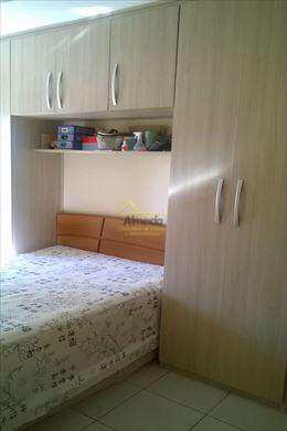 Apartamento à venda com 2 quartos, 75m² - Foto 2