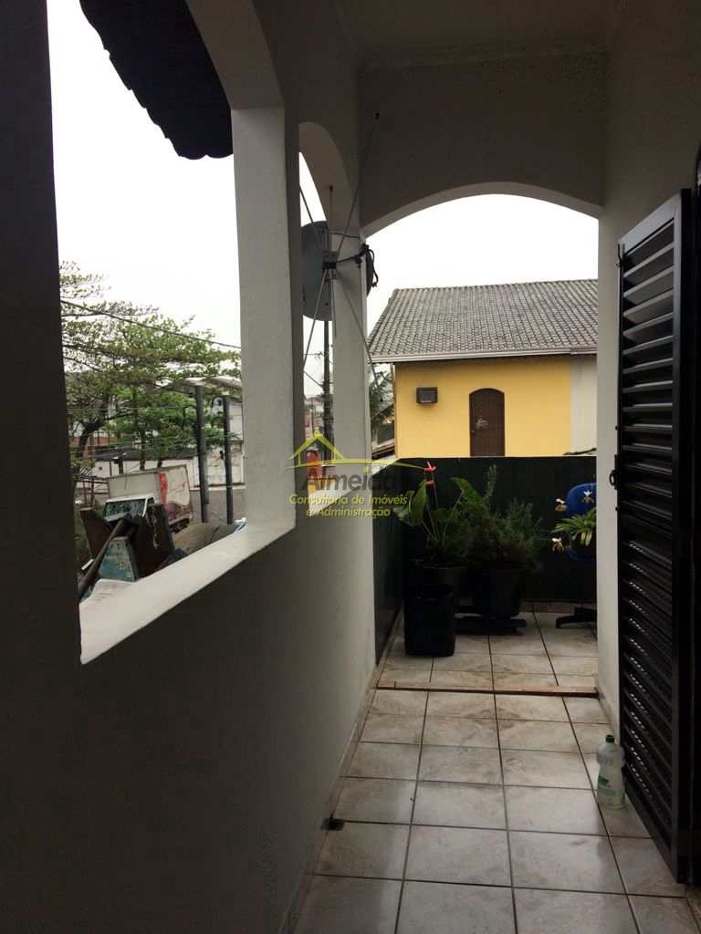 Sobrado à venda com 4 quartos, 160m² - Foto 1