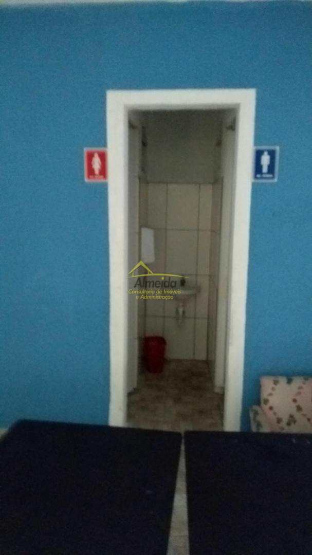 Sobrado para alugar com 6 quartos, 300m² - Foto 8