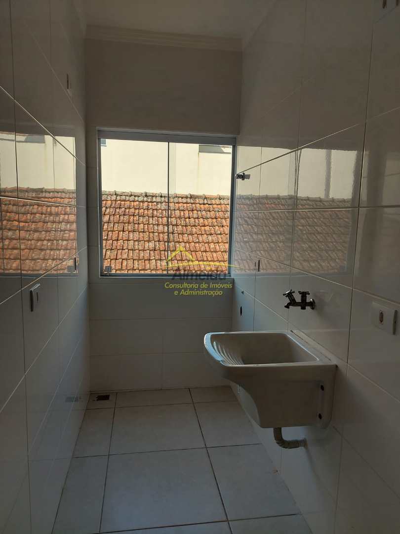 Casa à venda com 3 quartos, 87m² - Foto 1