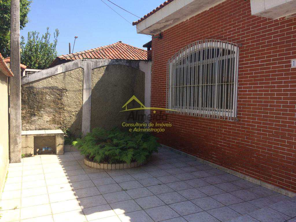 Casa à venda com 3 quartos, 117m² - Foto 1