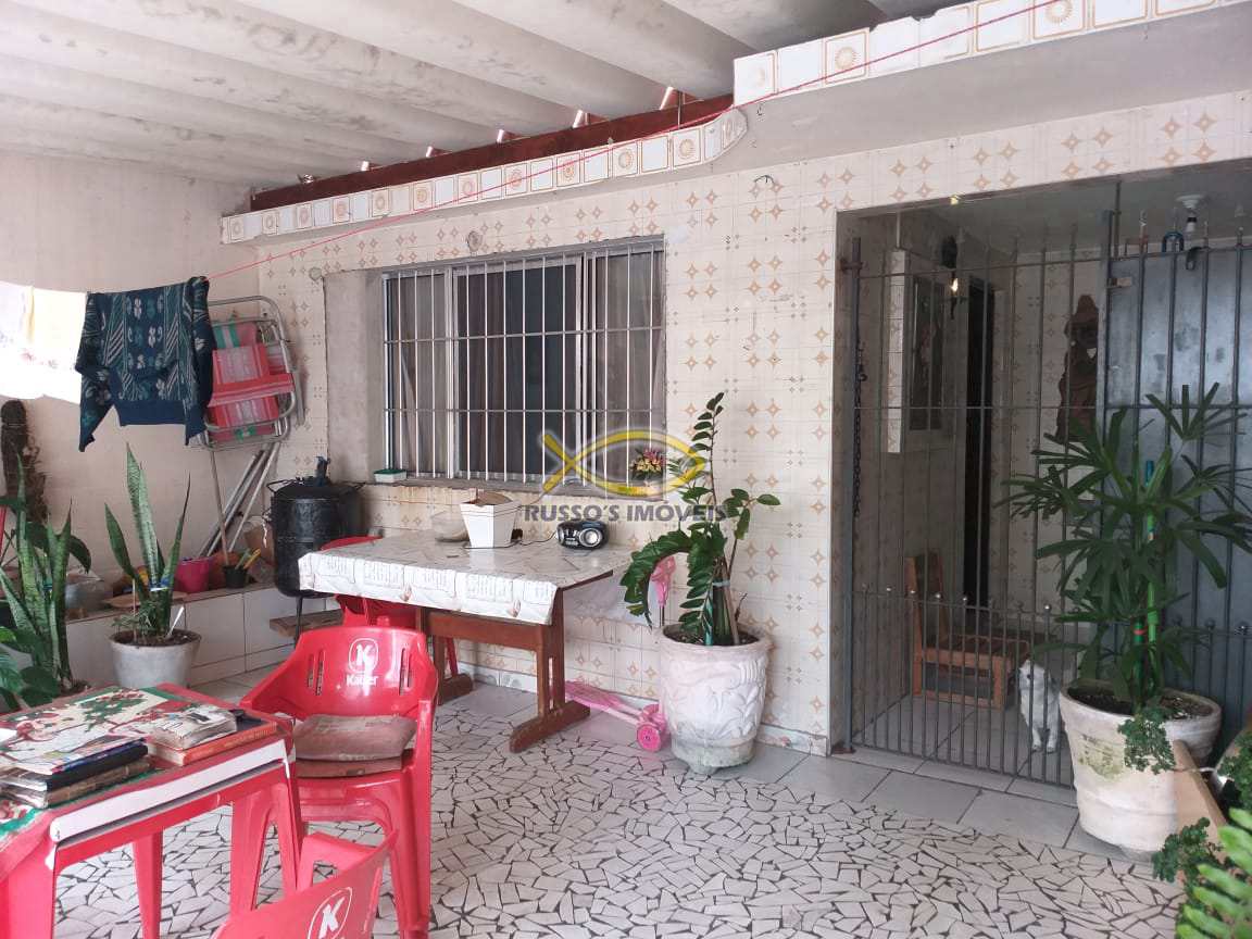 Casa à venda com 3 quartos, 200m² - Foto 1