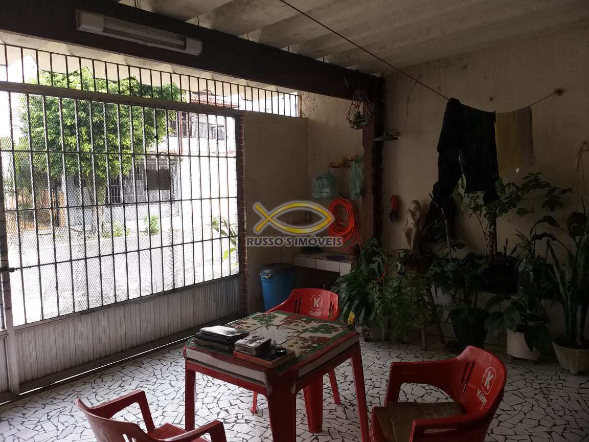 Casa à venda com 3 quartos, 200m² - Foto 2