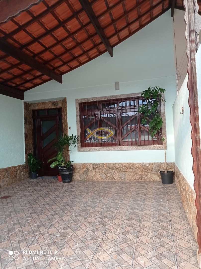 Casa à venda com 3 quartos, 101m² - Foto 1