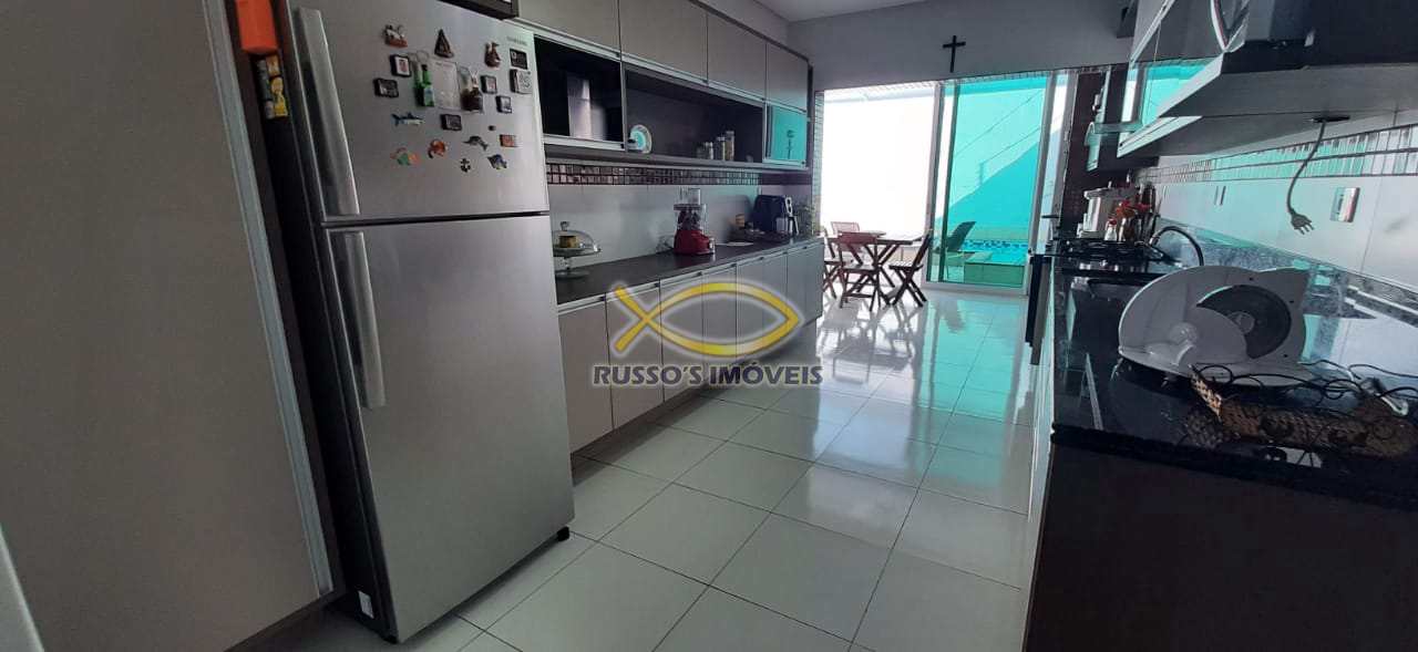 Sobrado à venda com 4 quartos, 215m² - Foto 2