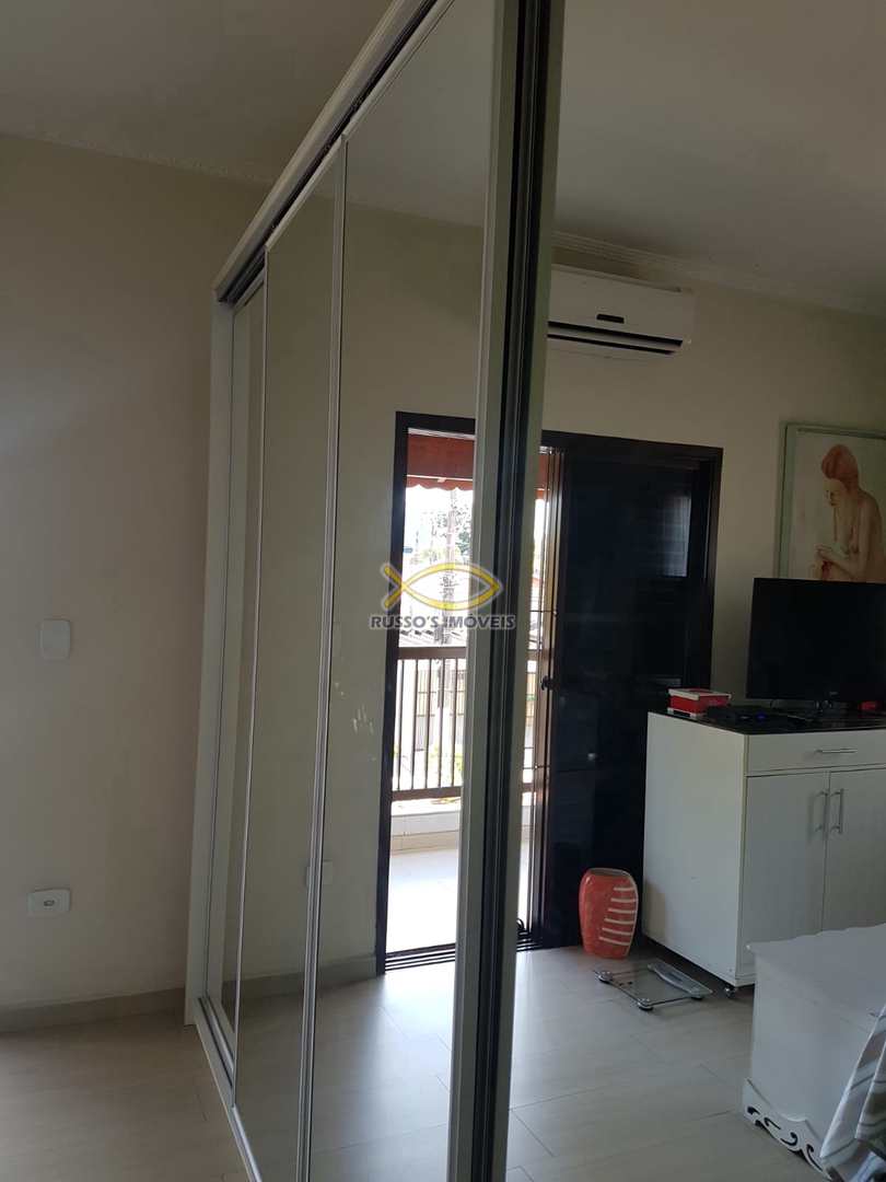 Sobrado à venda com 3 quartos, 243m² - Foto 2