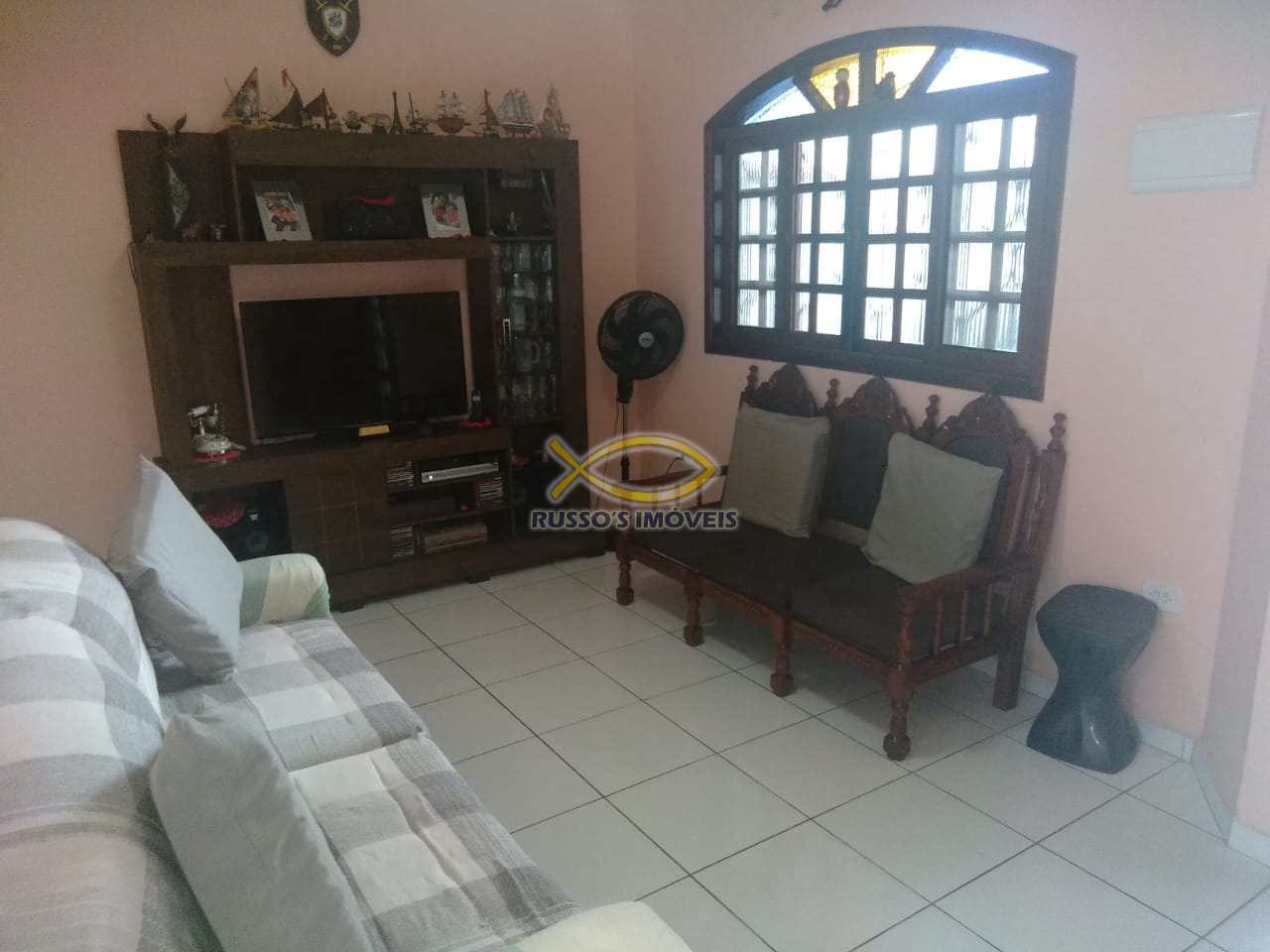 Casa à venda com 2 quartos, 90m² - Foto 1