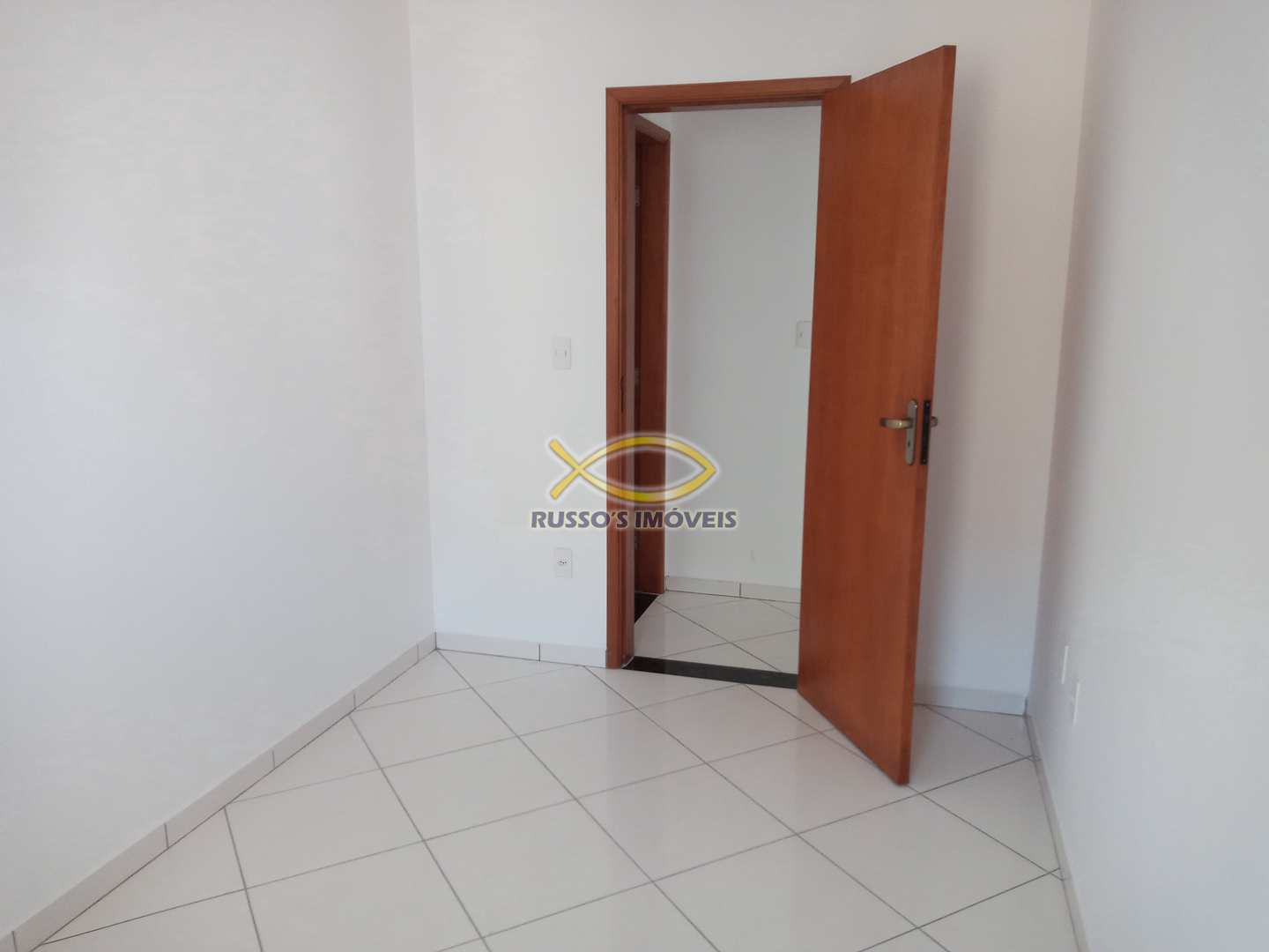 Apartamento à venda com 2 quartos, 70m² - Foto 11