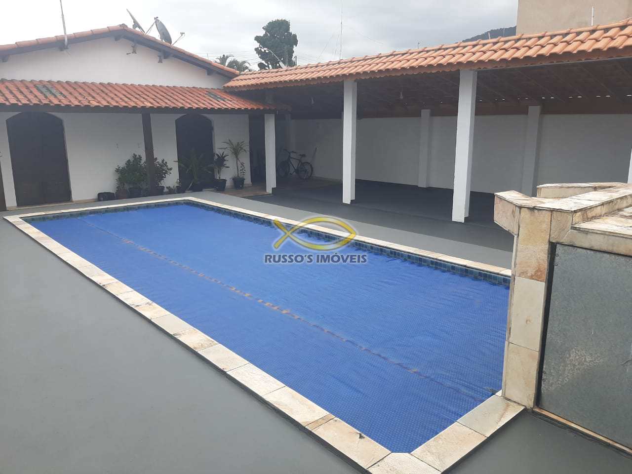 Casa à venda com 2 quartos, 120m² - Foto 1