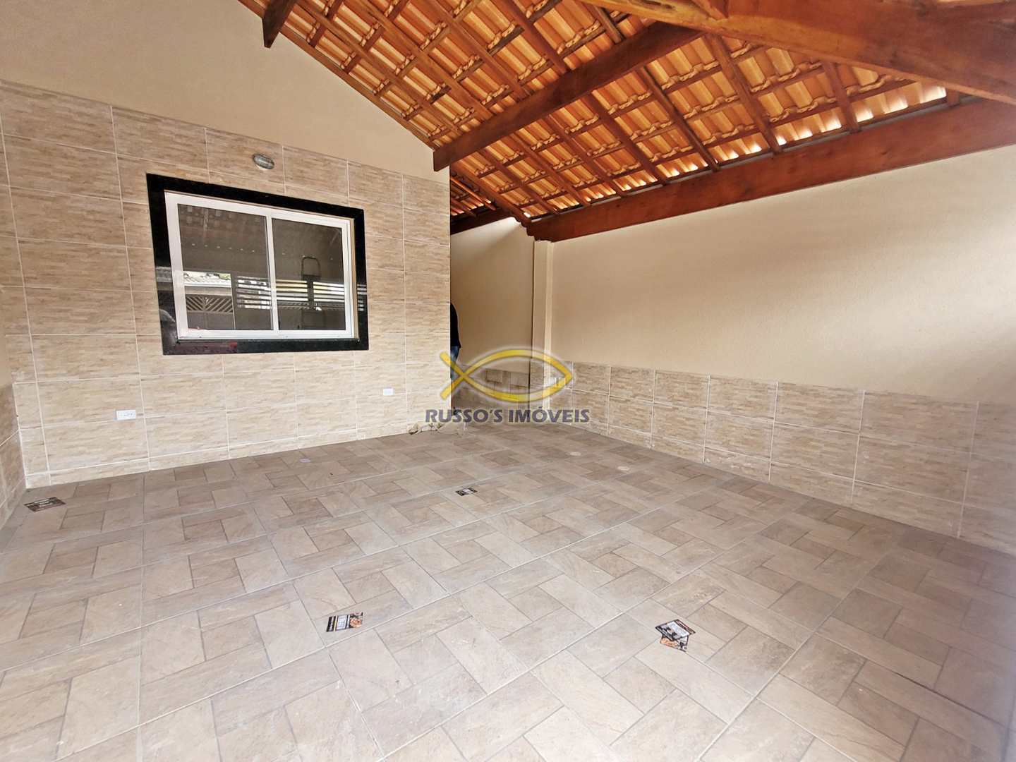 Casa à venda com 2 quartos, 80m² - Foto 1