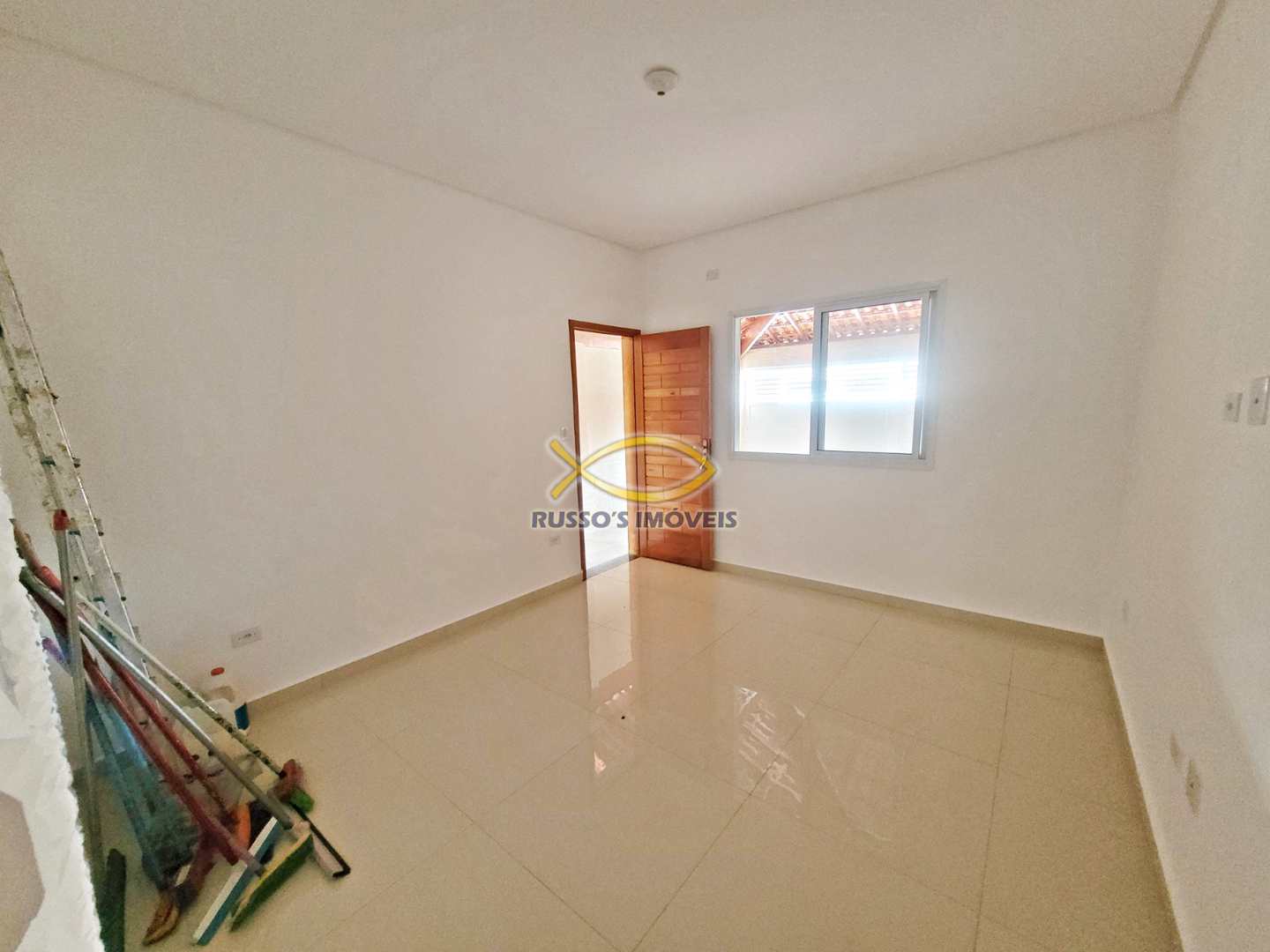 Casa à venda com 2 quartos, 80m² - Foto 2