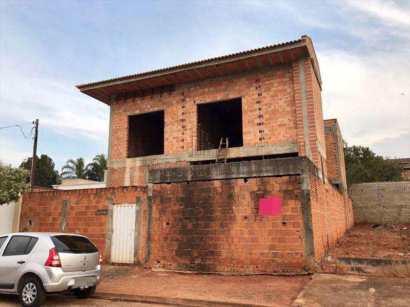 Sobrado à venda com 3 quartos, 360m² - Foto 1