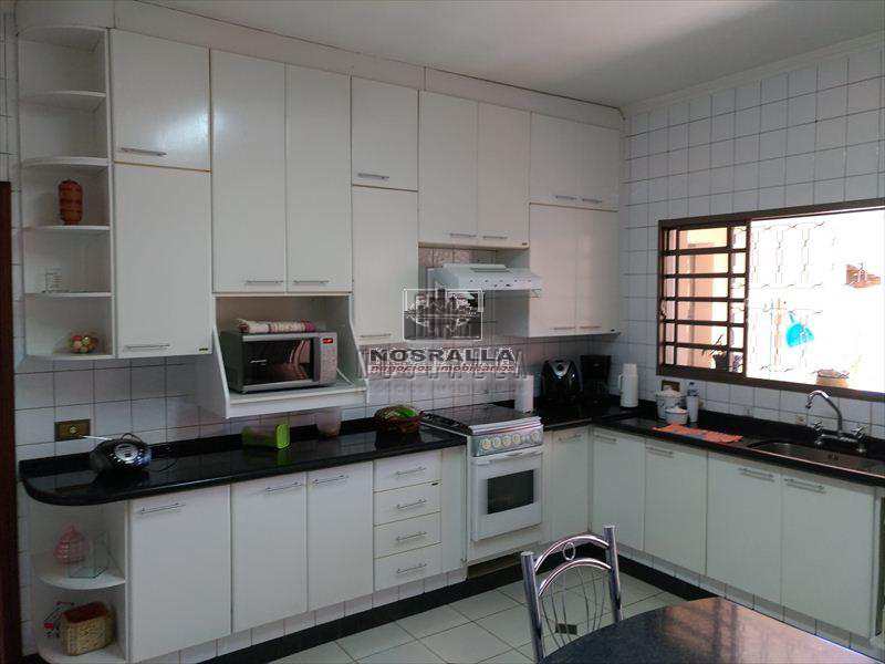 Sobrado à venda com 3 quartos, 206m² - Foto 28