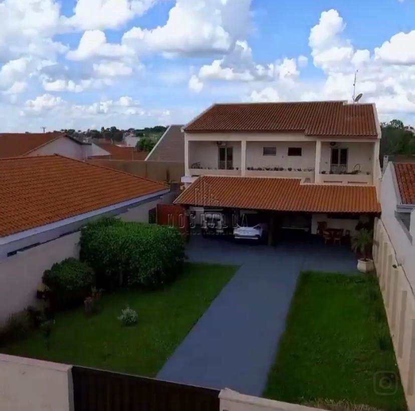 Sobrado à venda com 3 quartos, 206m² - Foto 2