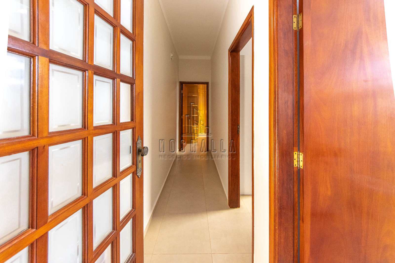 Casa à venda com 3 quartos, 255m² - Foto 9