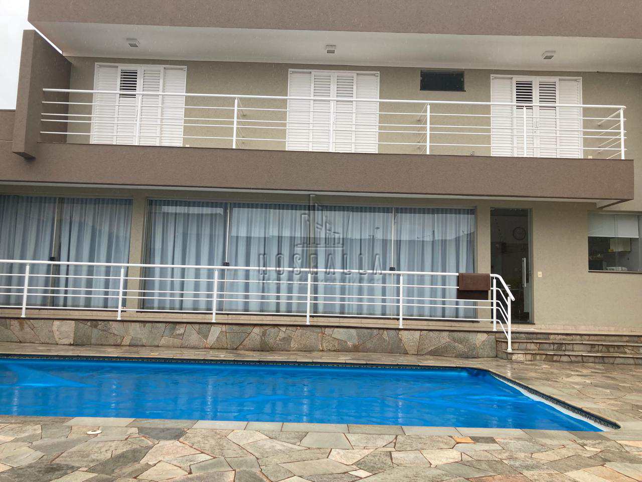 Sobrado à venda com 4 quartos, 348m² - Foto 1